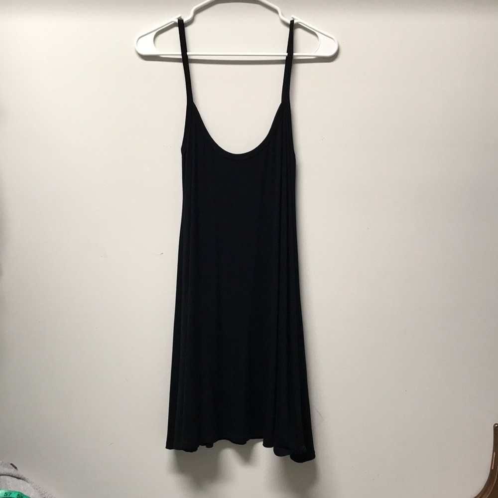 🌸PLAIN BLACK FLOWY DRESS🌸